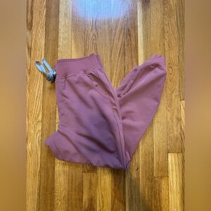 Figs Women's Zamora High Waisted - Jogger Scrub Pants - M - Petite / Mauve